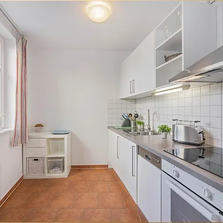 Astrid Apartment *