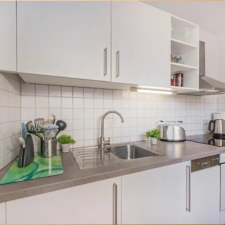 Astrid アパート ゼーバート・ヘリングスドルフ