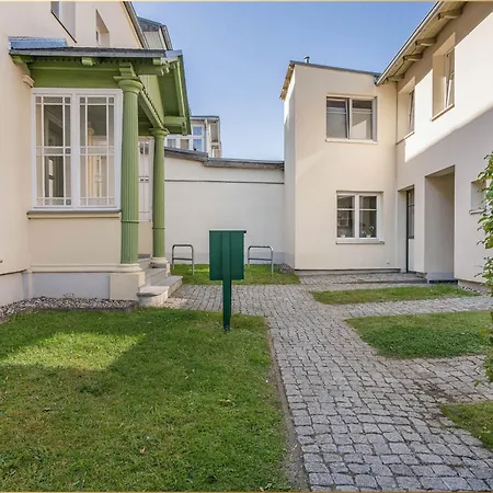 Astrid アパート ゼーバート・ヘリングスドルフ